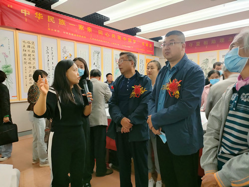 20220524160947422.jpg 介绍侨眷参展作品.jpg