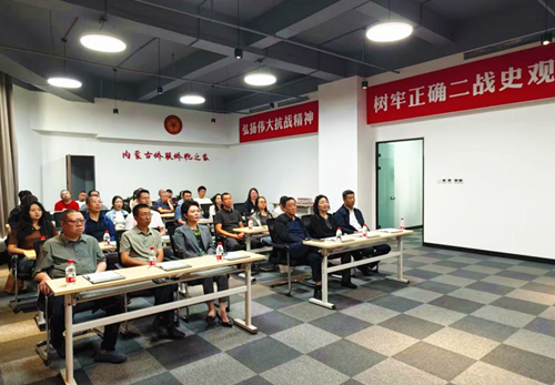 自治区侨联组织侨界代表人士集中观看纪念中国人民抗日战争暨世界反法西斯战争胜利80周年阅兵活动